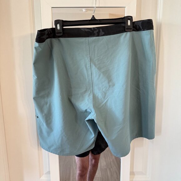 Vuori Men's infinity Boardshorts Size 38 Color Blue Green - Picture 4 of 5